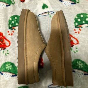 Ugg boots. Brand: Target  color light brown.